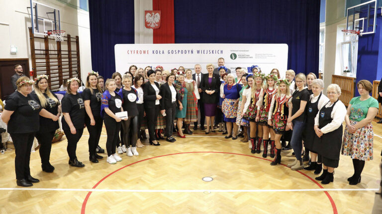 Inauguracja projektu „Cyfrowe Koła Gospodyń Wiejskich”.