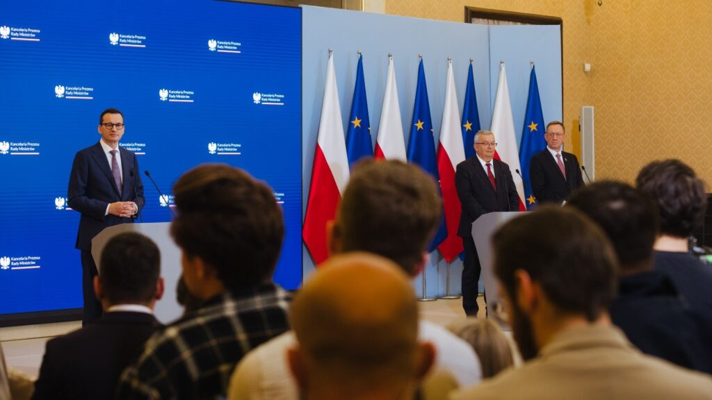 Konferencja prasowa w KPRM z udziałem ministra Roberta Telusa.
