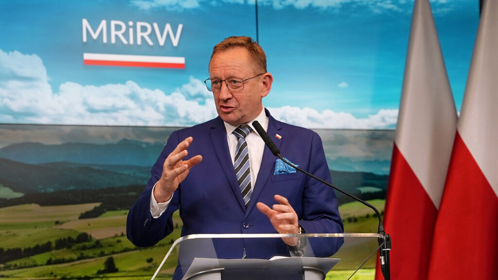 Minister Robert Telus