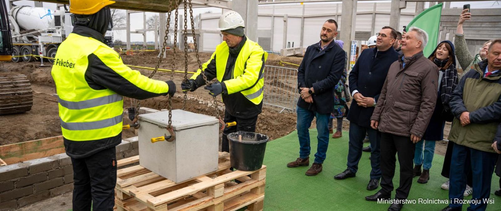 EkoHala powstaje na Broniszach